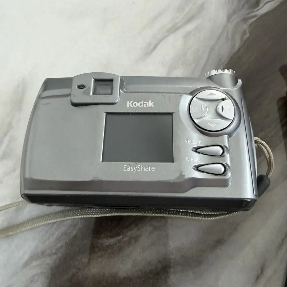 Kodak EasyShare DX4900 4.0MP 2X Zoom Digital Camera FOR PARTS-REPAIR, Power On